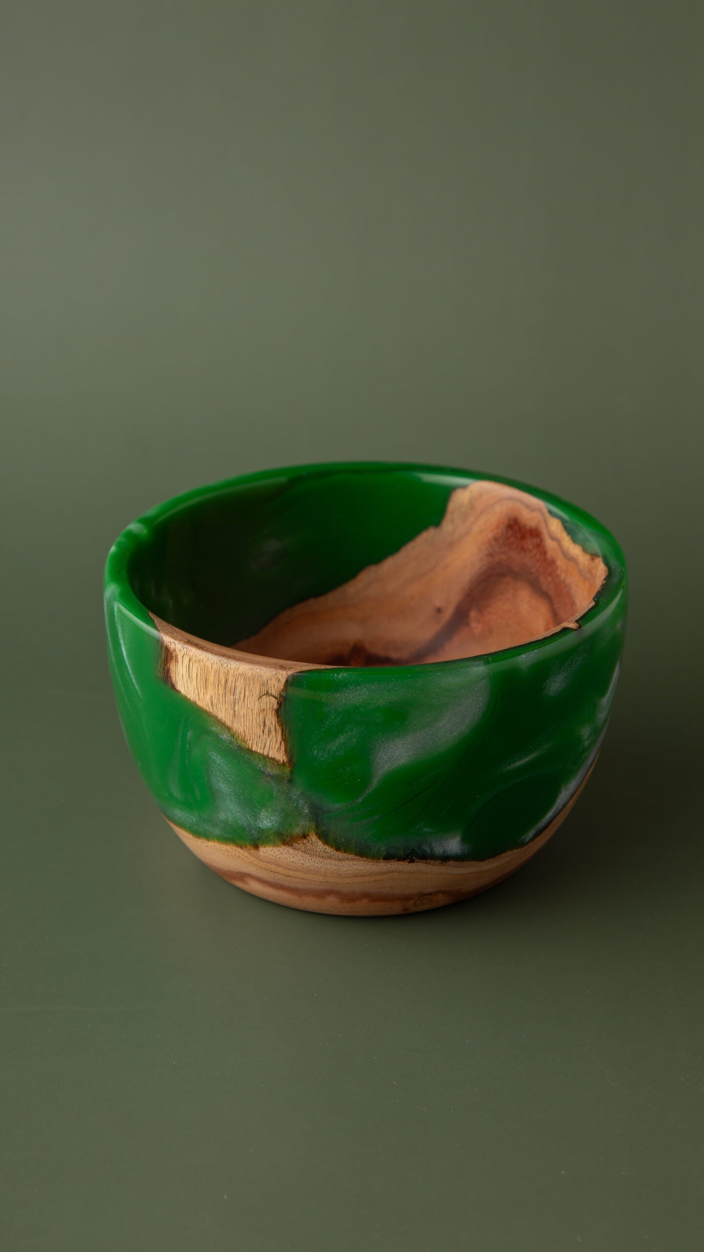 024 إناء خشبى